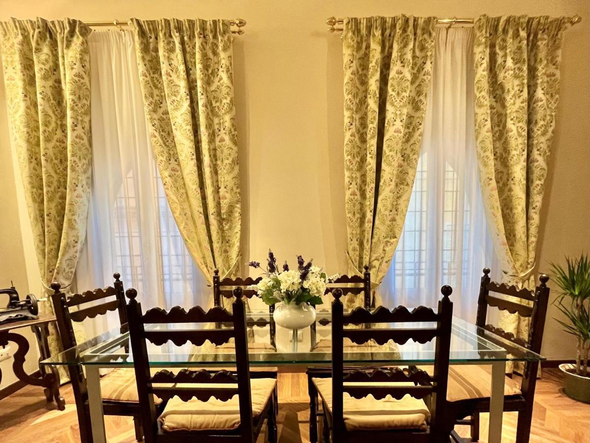 Lovely 2 Bedroom Apartment Nearby Piazza Maggiore โบโลญญา ภายนอก รูปภาพ