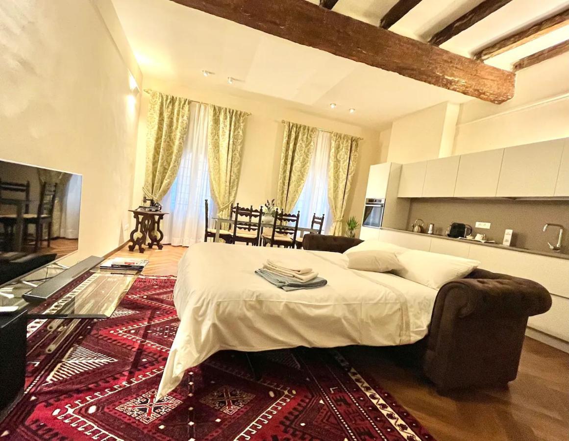 Lovely 2 Bedroom Apartment Nearby Piazza Maggiore โบโลญญา ภายนอก รูปภาพ